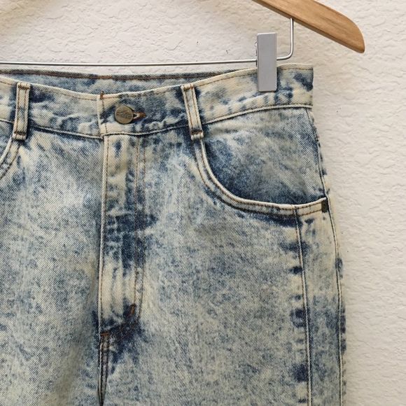VINTAGE 90s Chic Jeans Acid Wash Crop, Long Shorts - Picture 5 of 8